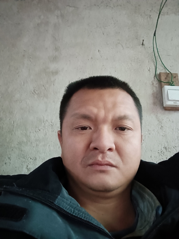 兰成龙的第二张照片--龙海婚介网