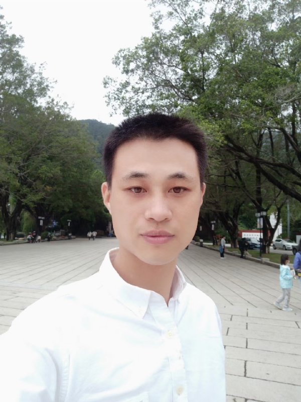 xu的第一张照片--龙海婚介网