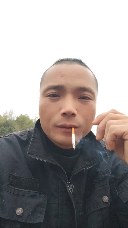 伯爵的第一张照片--龙海婚介网