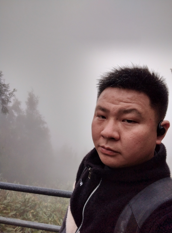 何何何的第一张照片--龙海婚介网