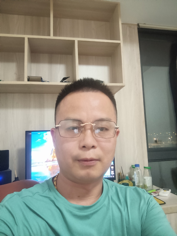 逍遥霸道的第一张照片--龙海婚介网