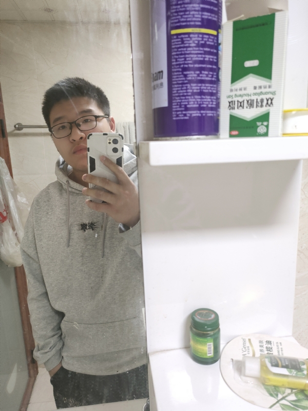 乌鸦坐飞机的第一张照片--龙海婚介网