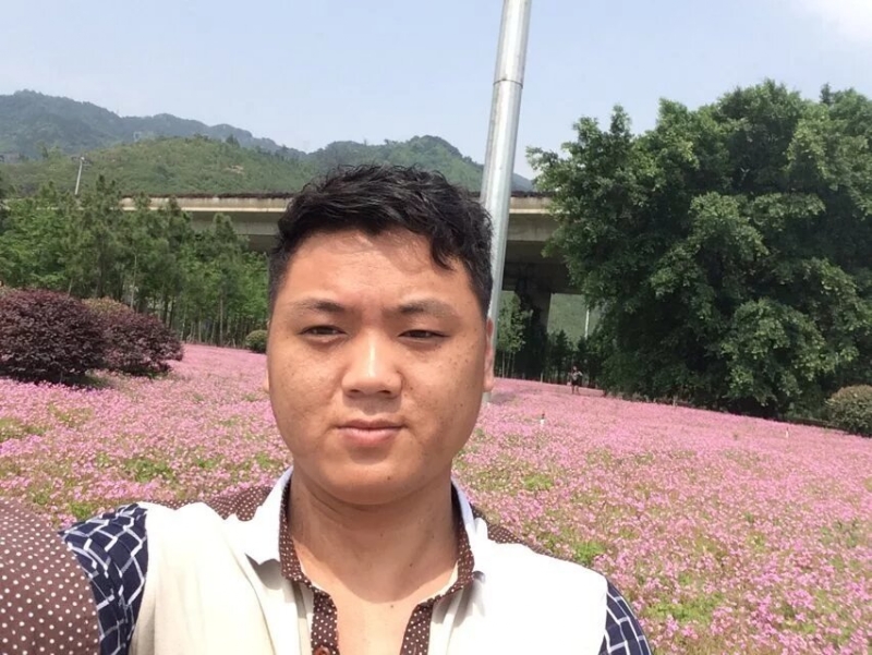 过日子的第一张照片--龙海婚介网