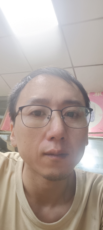 想胖的瘦子的第一张照片--龙海婚介网