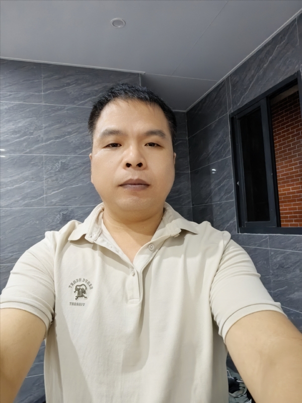 刘两水的第一张照片--龙海婚介网
