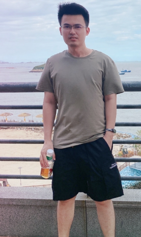 火花的第一张照片--龙海婚介网